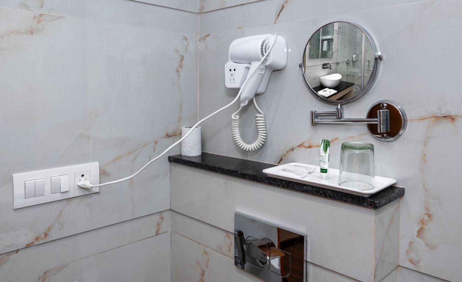 Classio Royale By Io Hotels Near Golden Temple Amritsar Extérieur photo