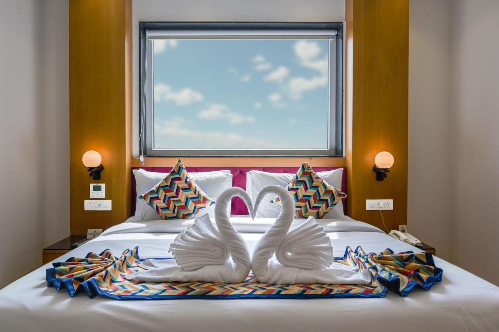 Classio Royale By Io Hotels Near Golden Temple Amritsar Extérieur photo