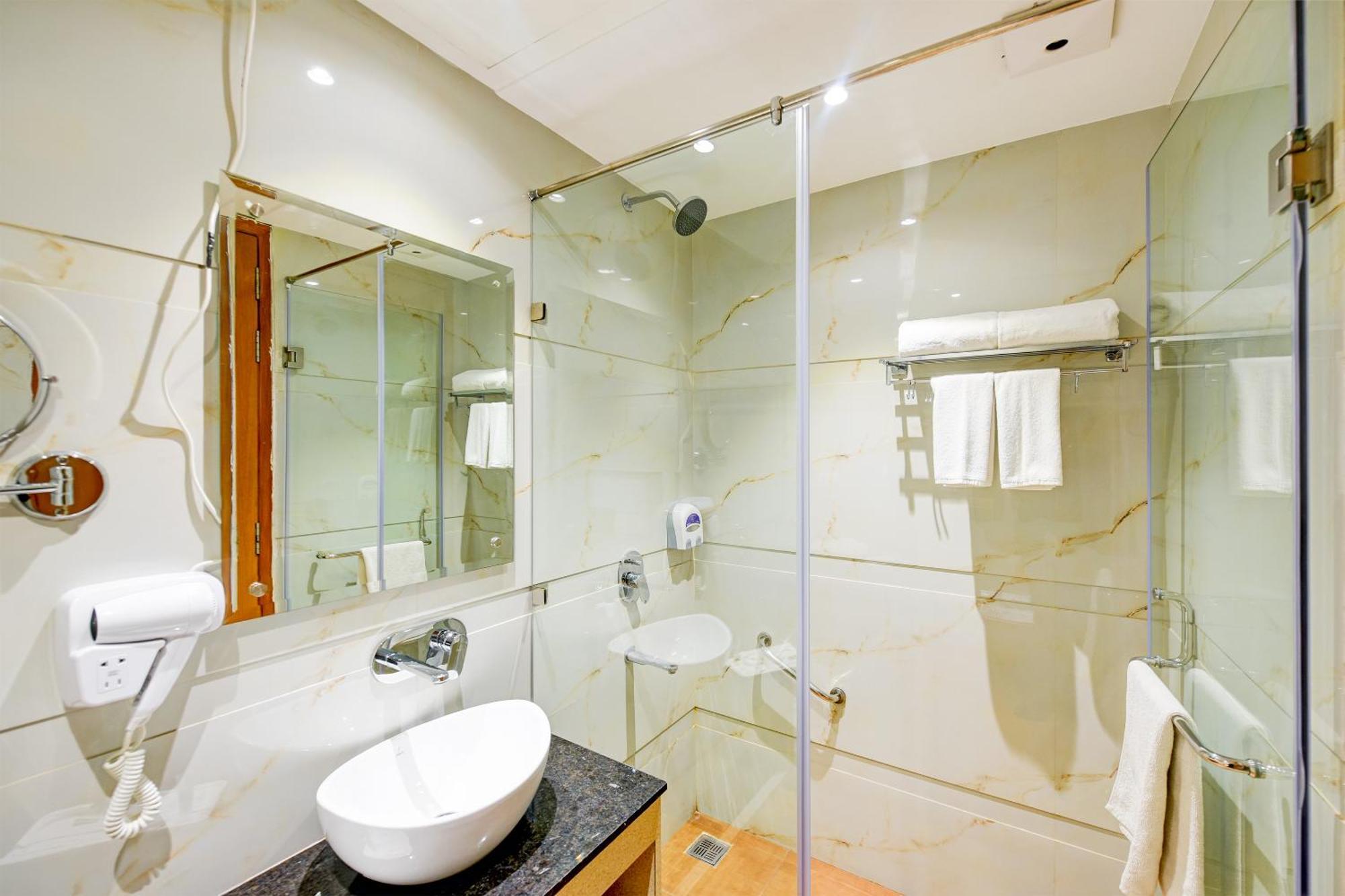 Classio Royale By Io Hotels Near Golden Temple Amritsar Extérieur photo