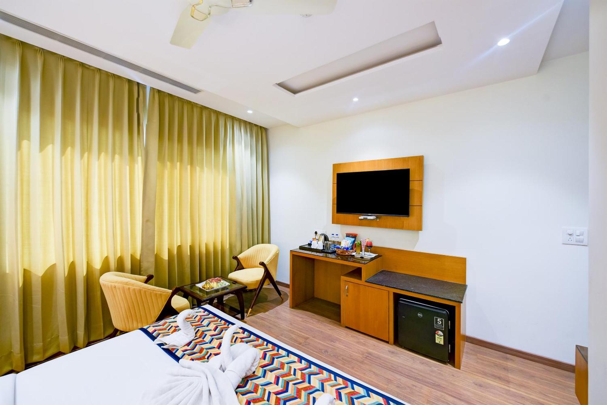 Classio Royale By Io Hotels Near Golden Temple Amritsar Extérieur photo