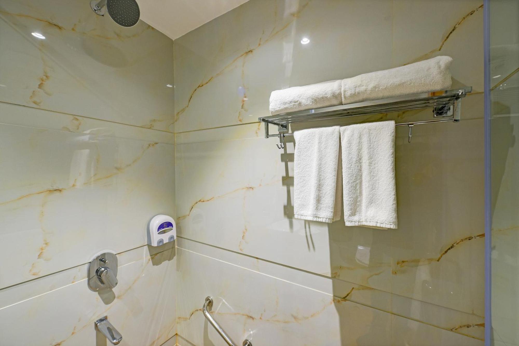 Classio Royale By Io Hotels Near Golden Temple Amritsar Extérieur photo